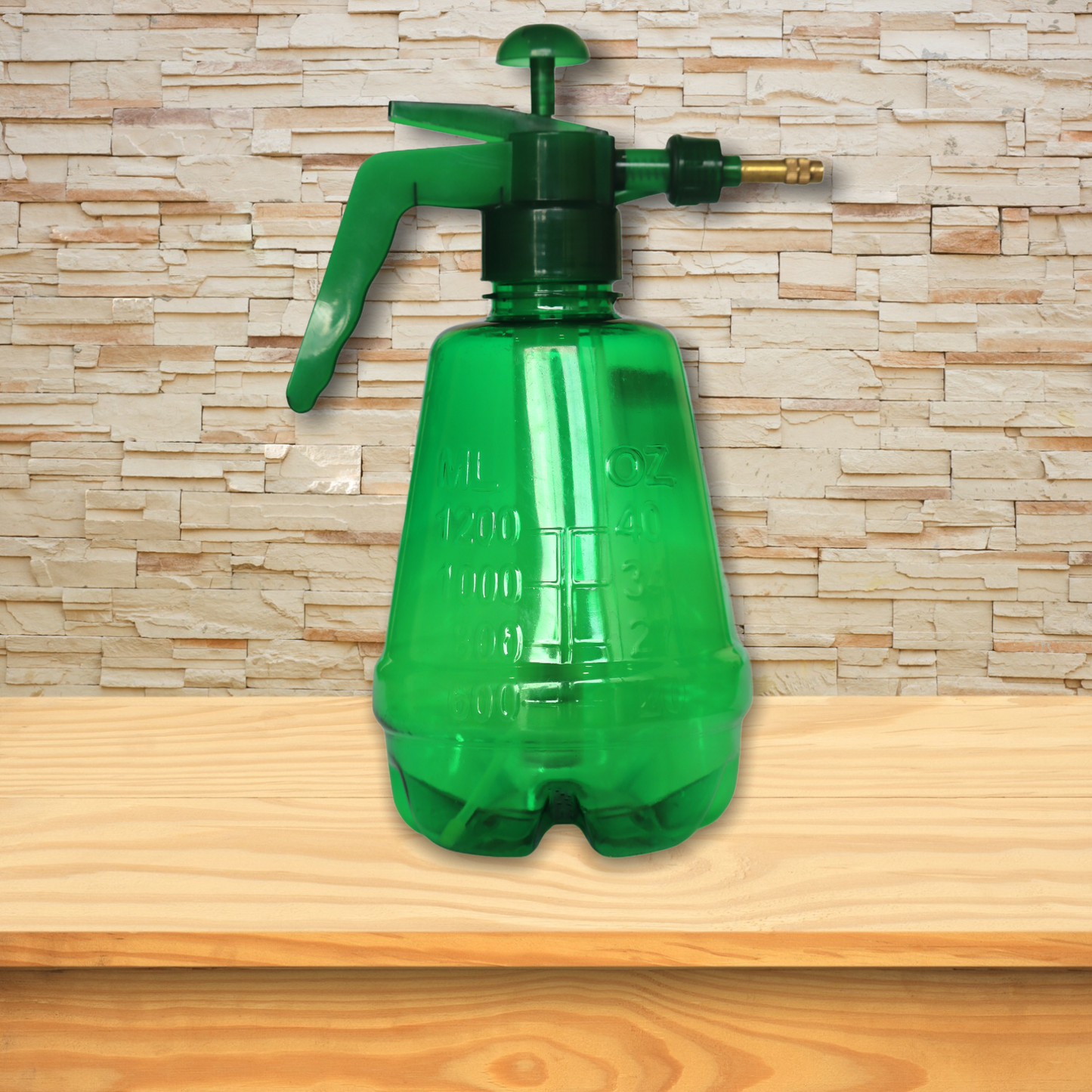 Water Sprayer Hand-Held Pump Pressure Garden Sprayer - 1.5 Litre