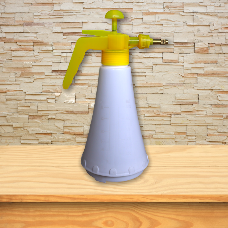 Water Sprayer Hand-Held Pump Pressure Garden Sprayer - 1 Litre
